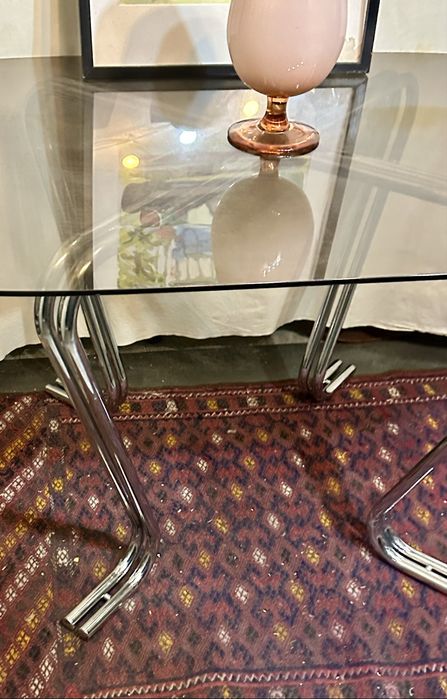 Mesa de Centro/Apoio Vintage Anos 70 – Vidro Fumado e Cromados