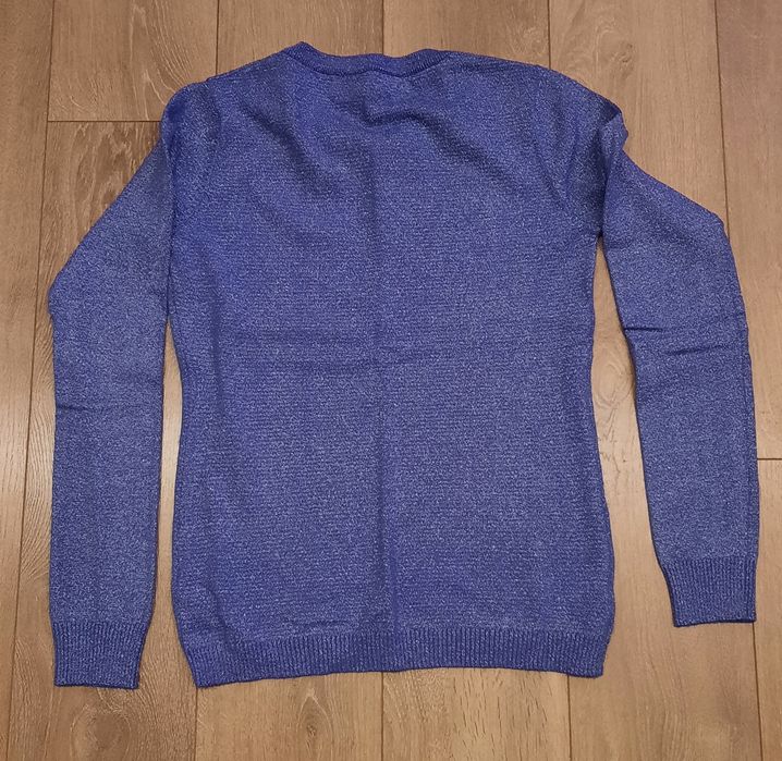 Sweter ze srebna nitką roz 38