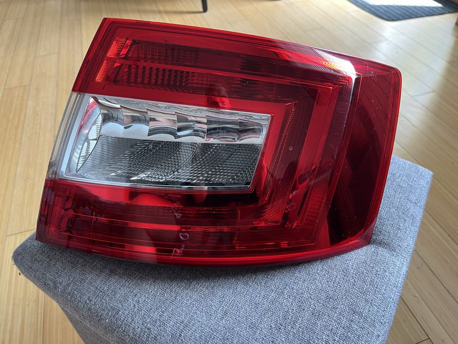 Skoda Octavia 3 HB lampa prawy tył bez led 2013-17