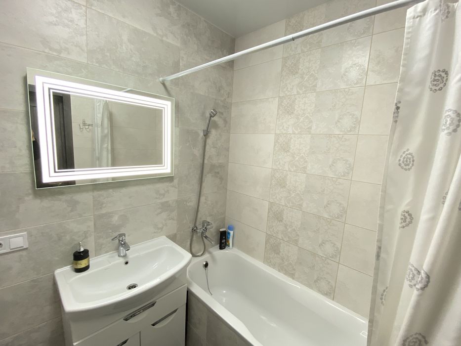 ТЕПЛА квартира подобово Порт Сіті. ПАРКОВКА Є! звітні документи є