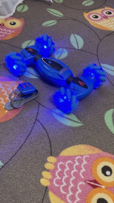 Машинка на радіокеруванні