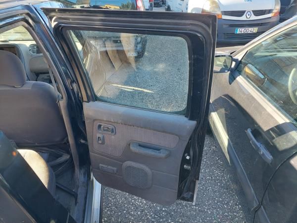 Porta trás direita NISSAN Navara Pick Up (D22)