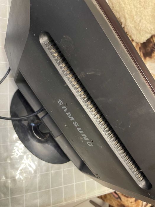 Монитор SAMSUNG Model P2050N  20"