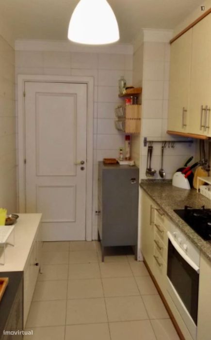 Quarto - localizado em Lumiar Lisbon