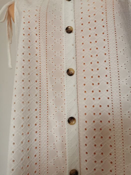 Bluzka ażurowa na ramiączkach