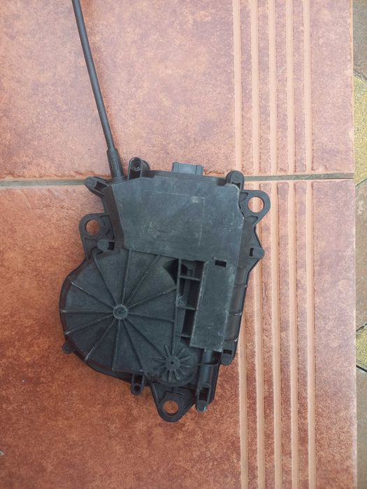 Дотяжка кришки багажника bmw i4 g26 51247430626