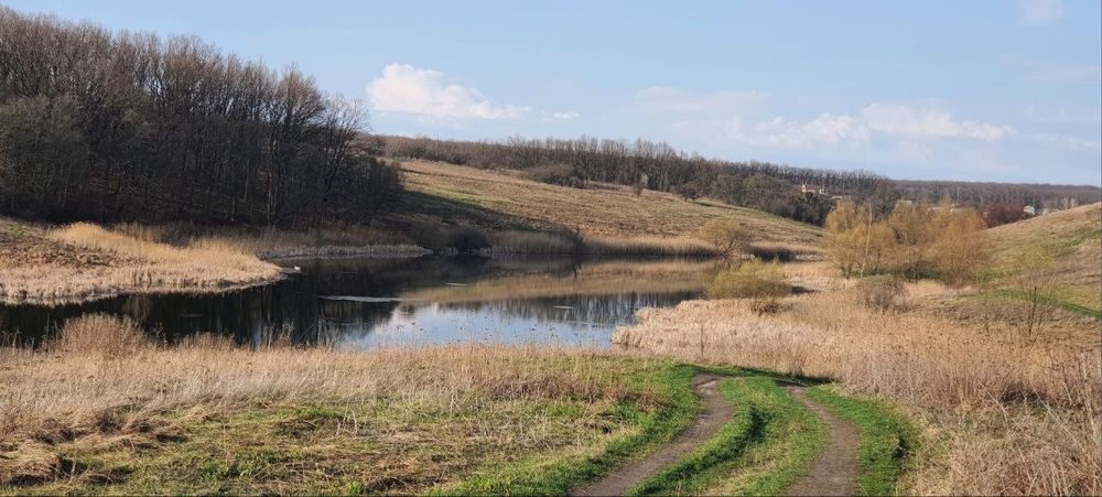Продам дачу  возле озера с контейнерами