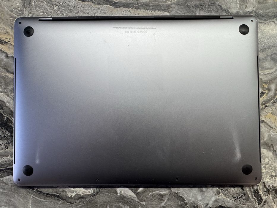 MacBook Pro 2017 “15/i7/SSD512Gb/16Gb A1707 Radeon Prp 560 АКБ 14Ц