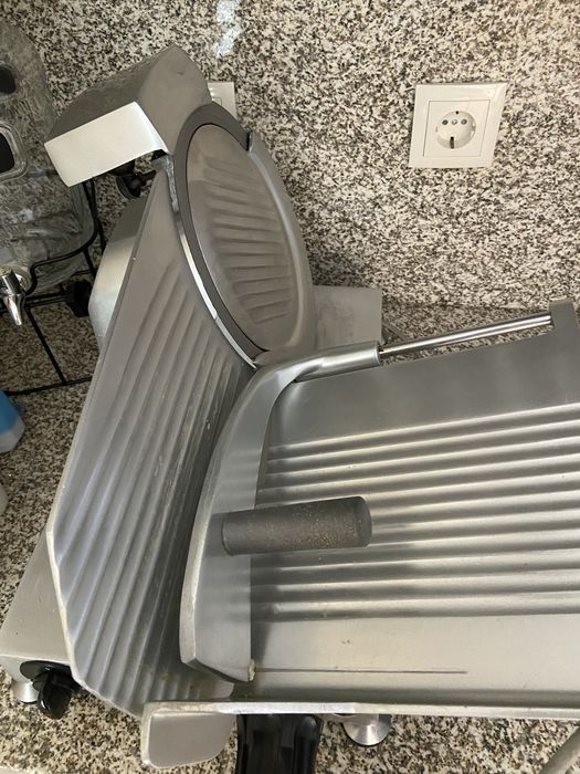 Maquina de cortar fiambre e queijo