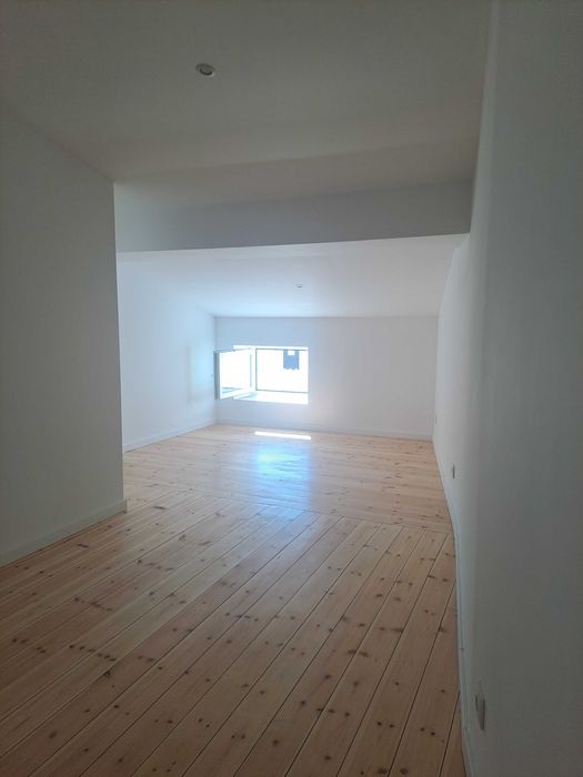 Moradia T2 com pátio no centro histórico da cidade