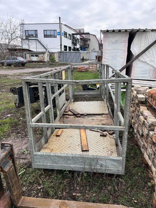 Вишка,навантажувач,погрущик,обрізка дерев.Оренда Manitou з оператором