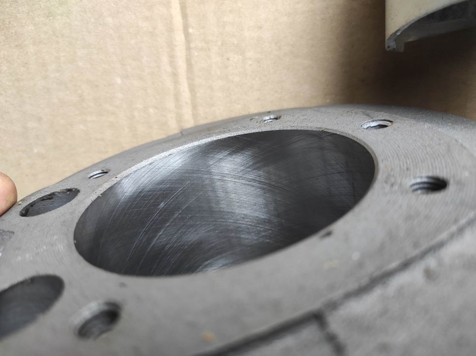Komplet cylindry + tłoki wypukłe + pierścienie Ural benzyna E95