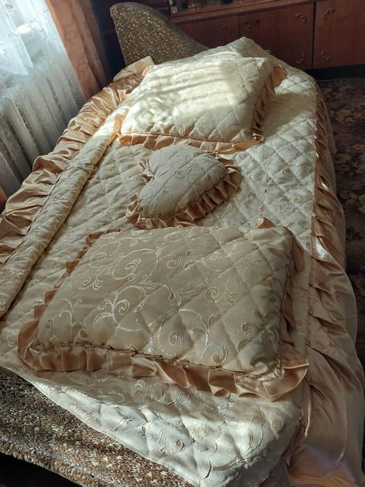 Продається покривало