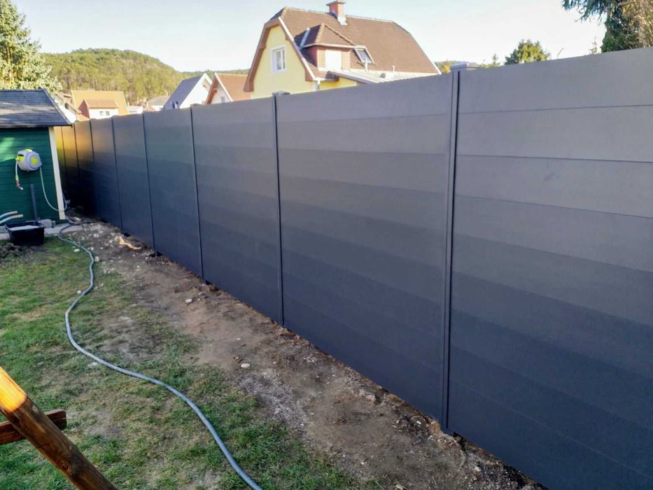 Nowoczesna brama aluminiowa model: Lamello Żaluzja bez prześwitu