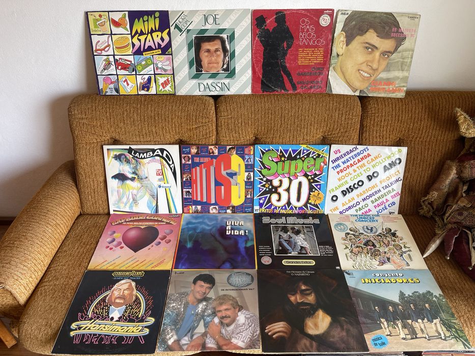 Lote de 128 Discos de vinil (lps)