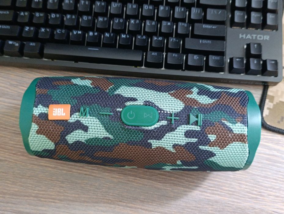 Колонка jbl хорошие состояние