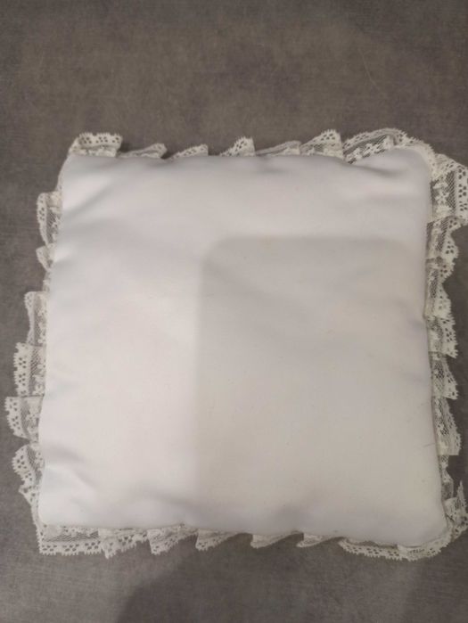 Подушечка для обручок, біле з зеленим