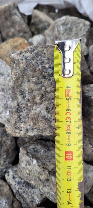 Kamien granitowy