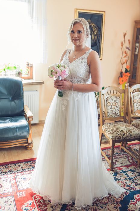 Suknia ślubna w kształcie litery A