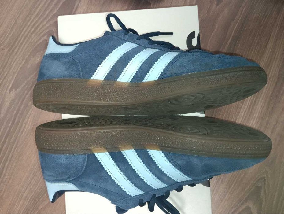 Кросівки adidas замшеві. Нові