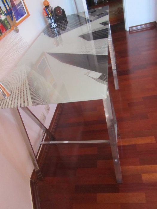 Mesa para escritorio ou sala