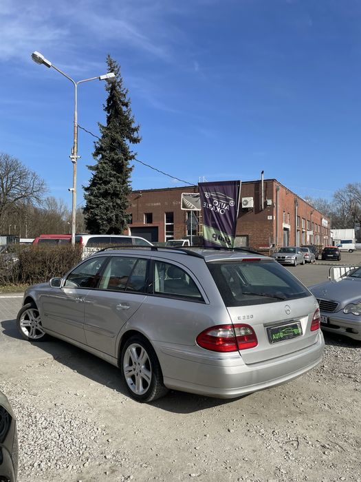 Mercedes E220 /2.2CDI// 6 biegów// skóry// opłaty na ROK