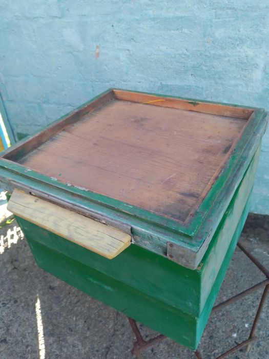 Магазинні надставки та рамки в гарному стані