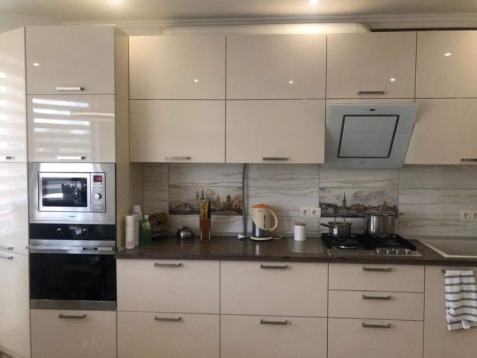 Продам будинок в с Підгайці площею 217 м2