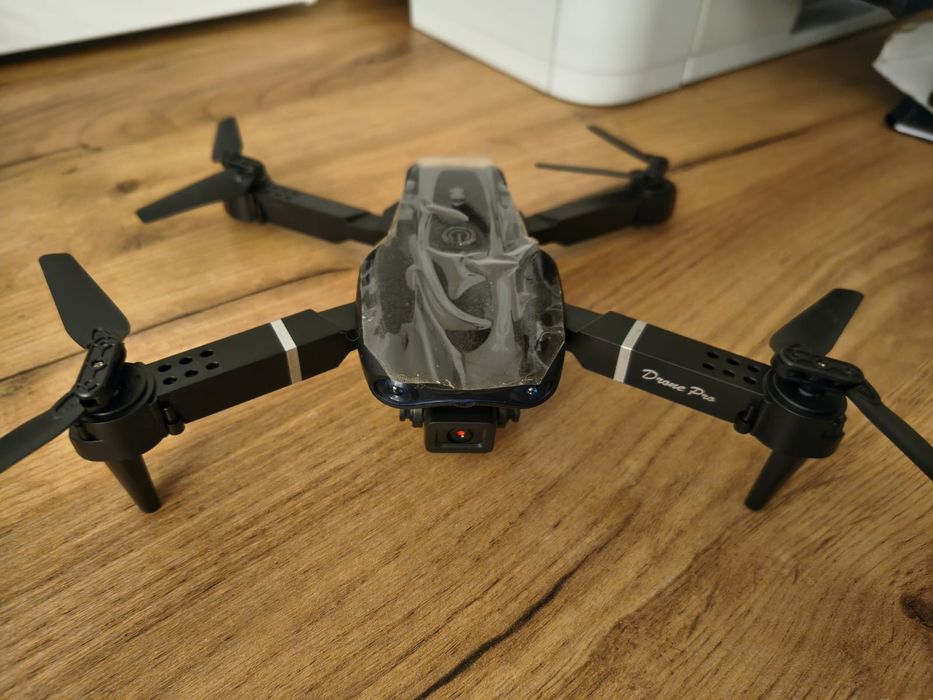 Nowy dron E99 z etui