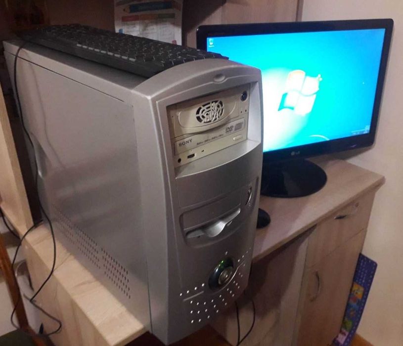 Продам монітор 23"