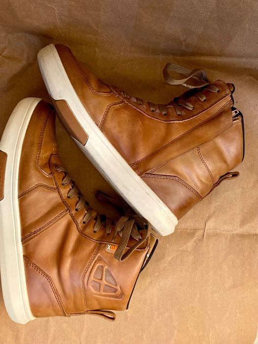 Botas tênis Ixon