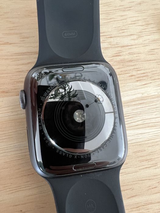 Apple Watch 4 GPS - 44mm - Space gray