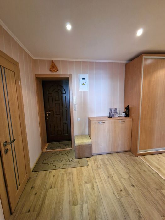 Продам 2 ком. квартиру ул.Василия Тютюнника ,(ул.Малышева)ул.Калиновая