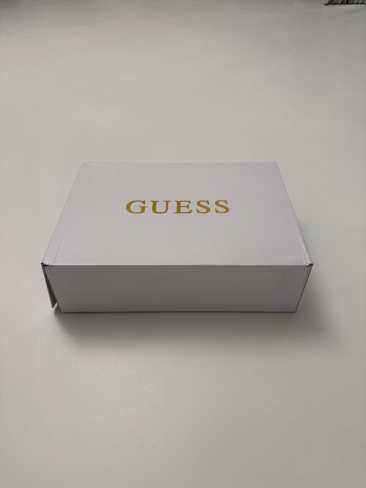 Pudełko guess oryginalne duże białe 12,5x43,5x31cm