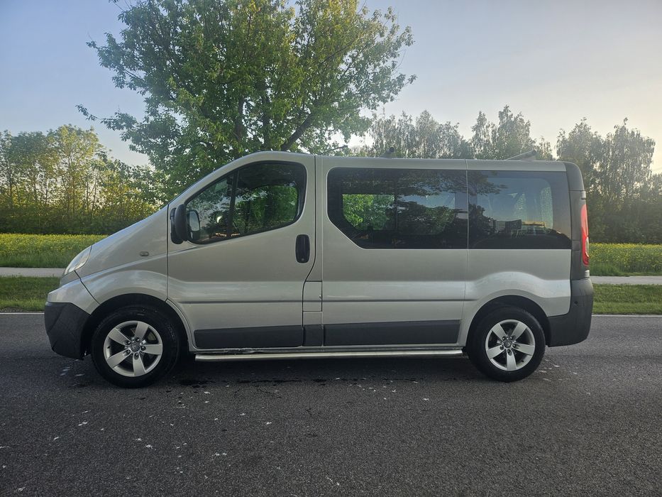 Sprzedam Renault Trafic 9-cio osobowy