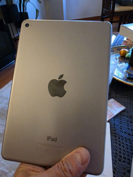 Tablet iPad mini 4