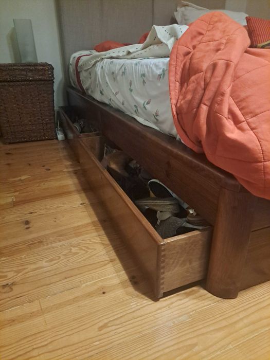 Sommier em Madeira Maciça