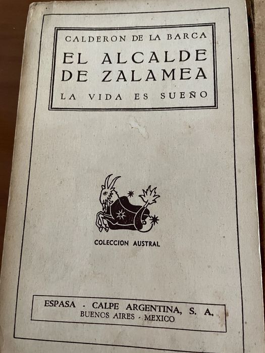 Livros e caderno antigo sem estar usado