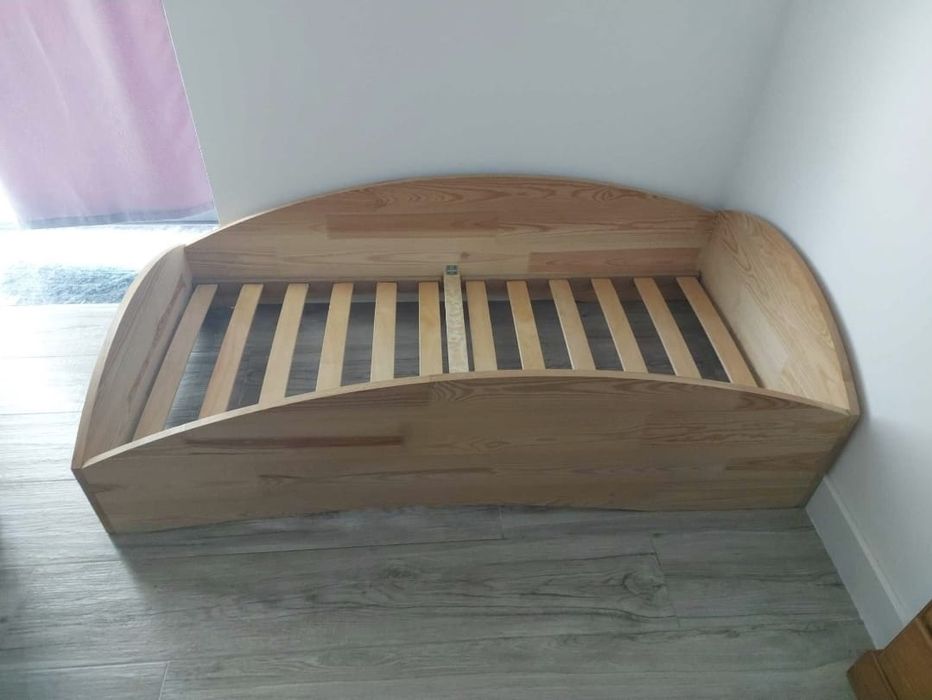 Cama de criança Mon Lit Cabane em madeira e com colchão
