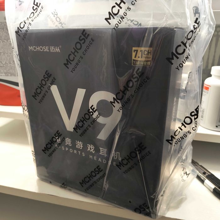 MCHOSE V9 Pro (бело-голубые, черно-красные, белые, черные)