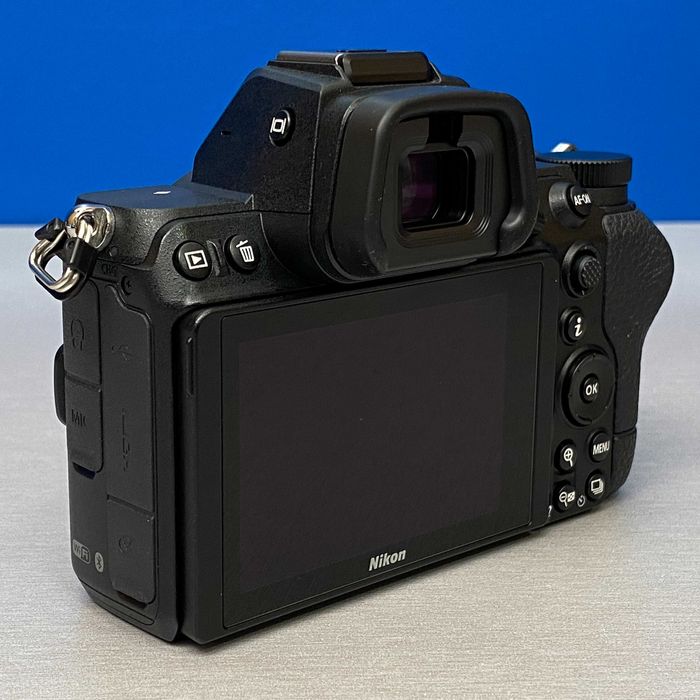 Nikon Z5 (Corpo) - 24.3MP
