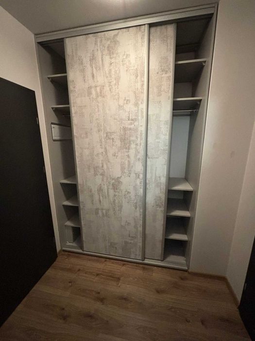 Kawalerka w apartamentowcu - Widok 2