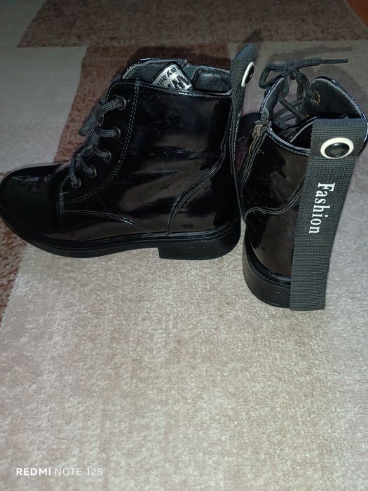 Осінні сапожки для дівчинки