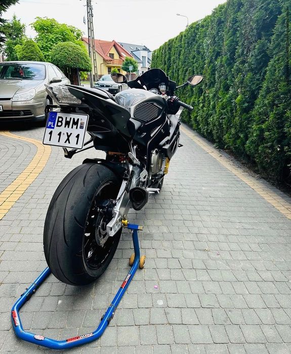 BMW s1000rr (Akrapovic, Power Commander)
