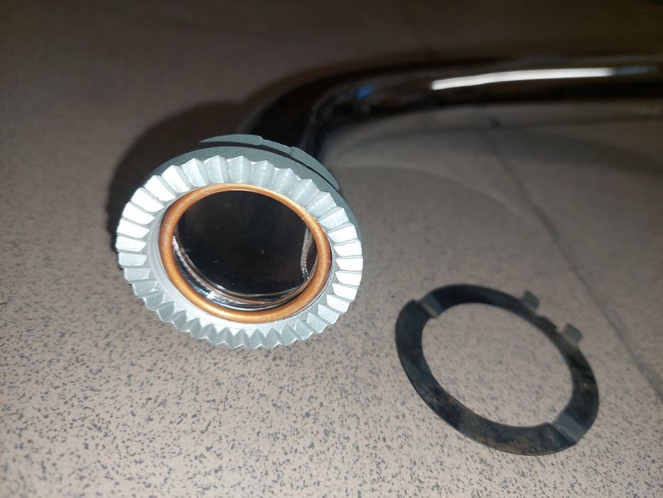 Sprzedam nowe kolanko chrom pl z nakretka simson s51