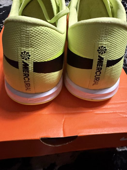 Halówki nike zoom vapor 16 academy ic