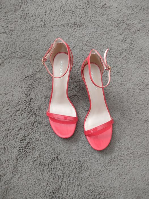 Szpilki sandały nowe czerwone 41