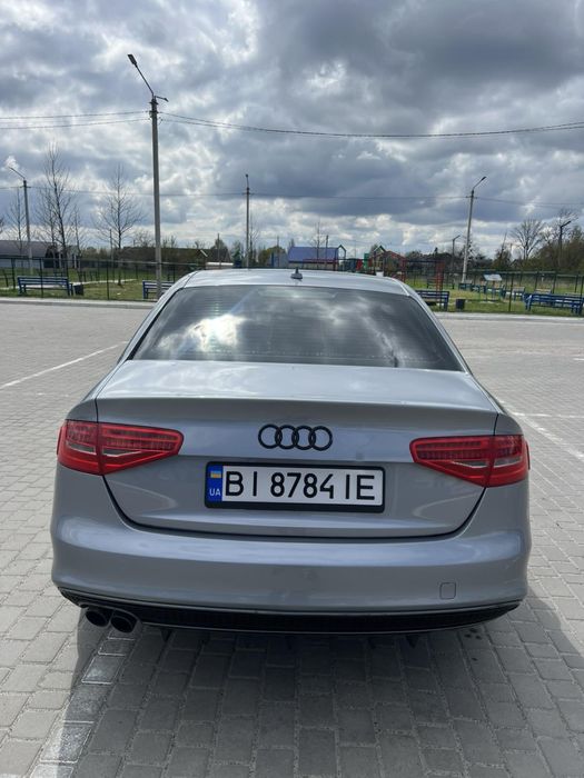 Продам Audi A4 b8 2015