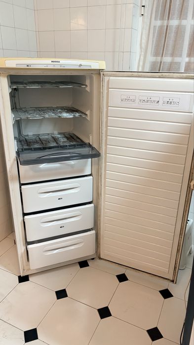 Frigorífico só Congelador Hoover