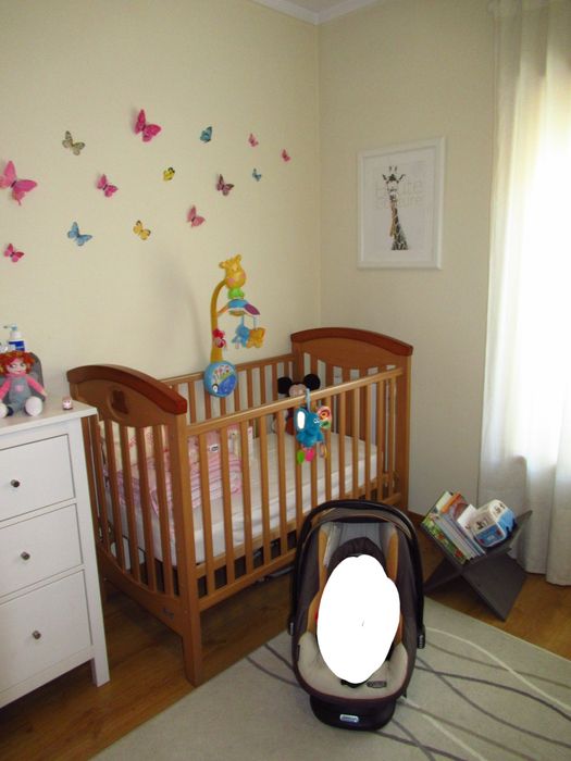 Berço com colchão / Cama de bebé